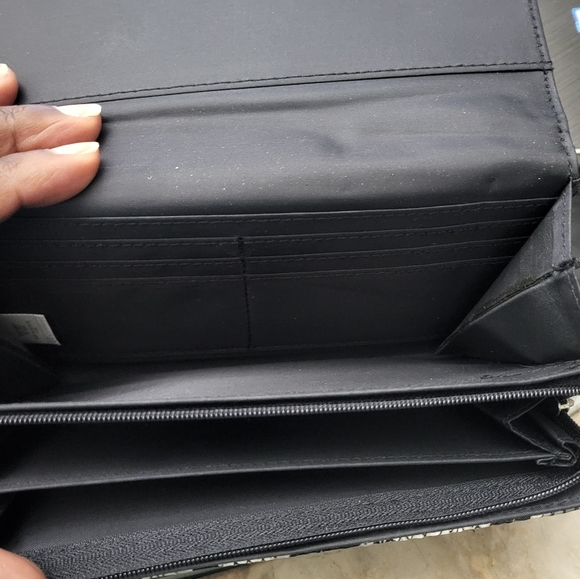 Women's Snakes Skin Wallet - Picture 4 of 6